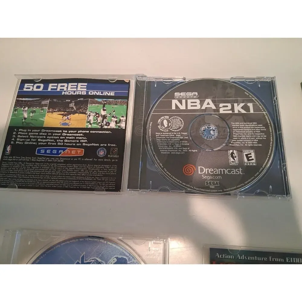 Sega Dreamcast Game Lot of 4 - Fighting Force 2, NBA 2K1, NFL 2K, Generator Vol